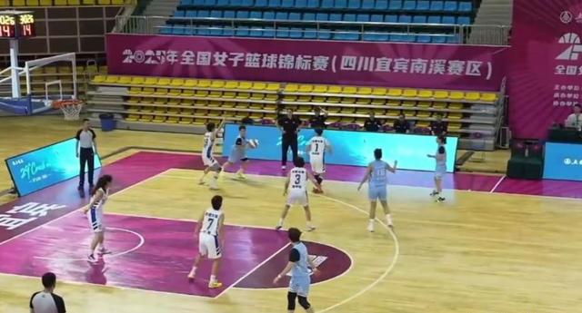 女篮惊现“铁人五项”！五人军团打满全场，宫鲁鸣预言成真