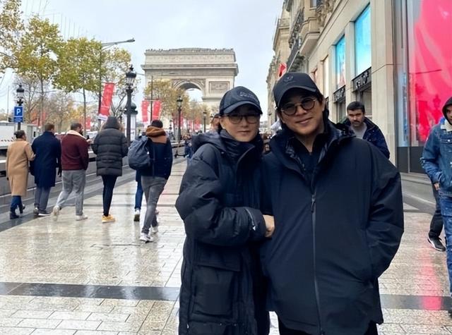 李连杰宣布大女儿结婚，买30万国产车嫁妆陪嫁，喊话女婿带他溜弯