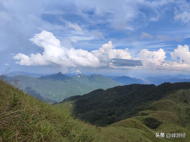 徒步信宜十二灶顶，遇暴雨被淋落汤鸡，却邂逅雨过天晴的美景