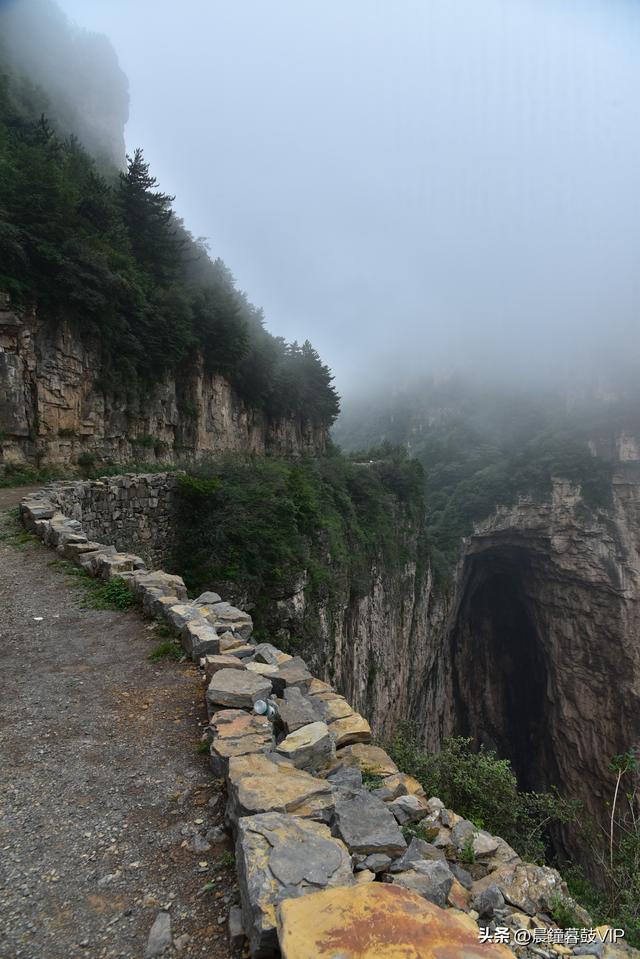 太行山平顺县的天路