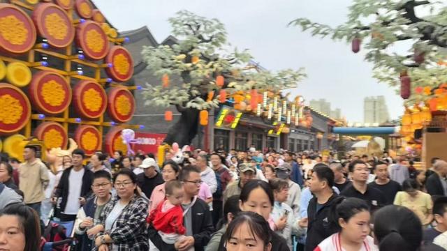 首个黄河文化不夜城点亮济南济阳引来打卡热潮