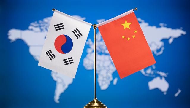 韩国特使团抵达北京，下飞机的第一句话不简单，中方回应很干脆