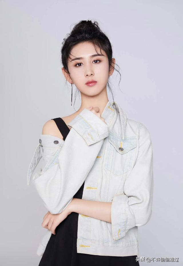 南京理工大学校花 万雨晗 拥有175cm超模身材和天使脸庞 好迷人