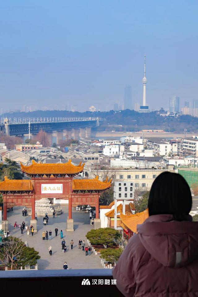武汉独有登高新玩法，和“亚洲桅杆”合个影！