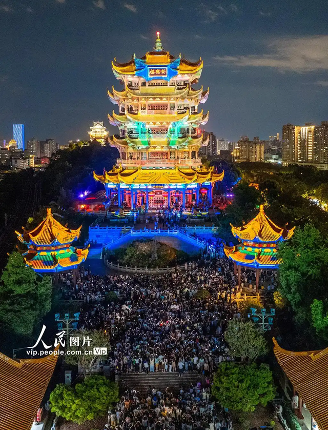 喜讯！《夜上黄鹤楼》入选全国旅游演艺精品名录