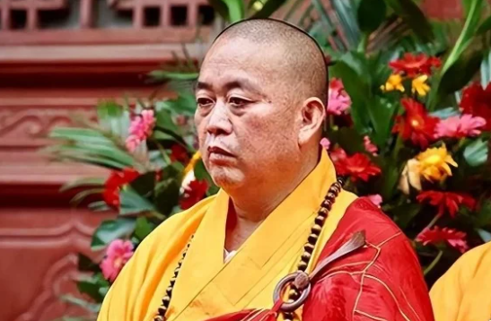 释永信被查最新后续，前央视著名主持人受牵连，当事人已身处国外
