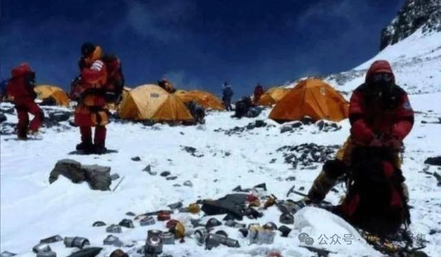 一对夫妻攀登珠峰，妻子被遗弃山顶，1年后竟在山顶发现丈夫遗体