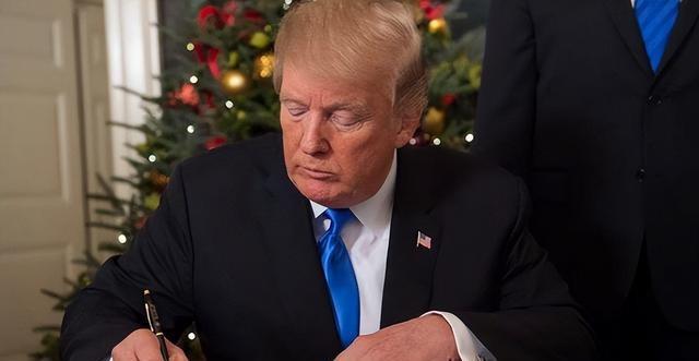 风向突变	，特朗普通告全球，承认中美旗鼓相当，霸权时代要终结？