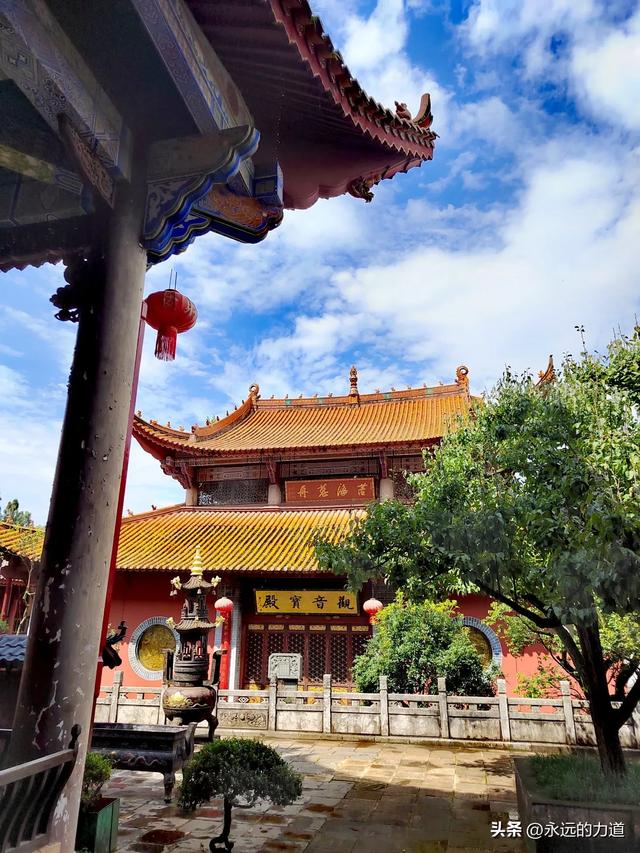 华亭寺，昆明西山最大的穴场