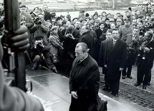 从今天起，中国不再需要日本道歉！这觉醒，来自3500万亡魂的重量