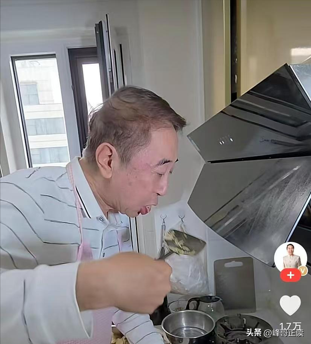 冯巩：与姐姐在大哥家过中秋节，父母不在了，兄弟姐妹感情依旧