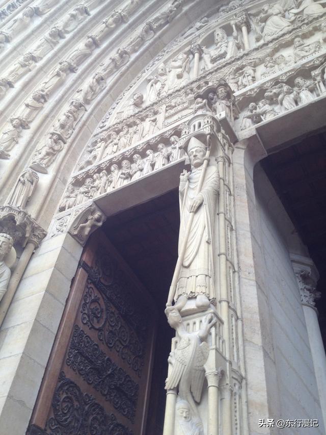 巴黎人气冠军竟不是卢浮宫和铁塔！而是这个“浴火重生”的景点