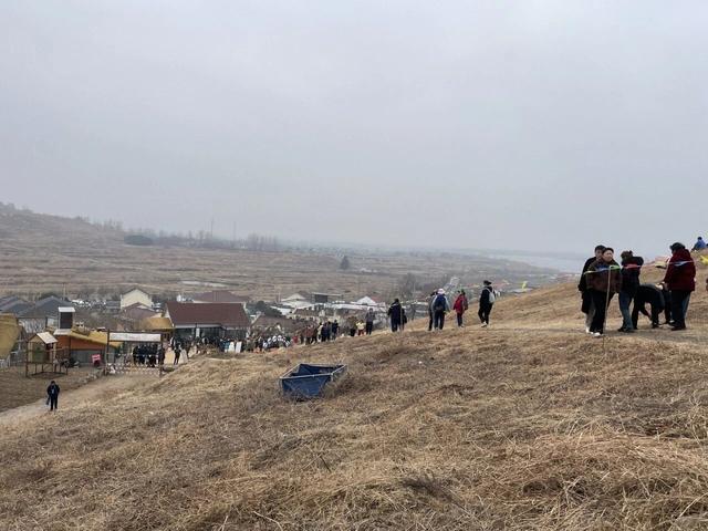 骑游六合恋山坝上草原看杀年猪民俗