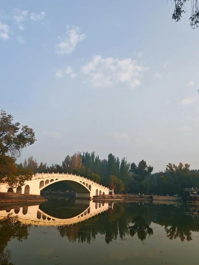 包头劳动公园，藏着一整个惊艳了时光的鎏金之梦！