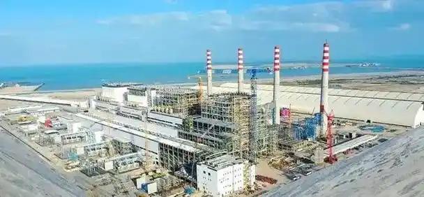 我国在建的最大海水淡化工厂，投资18亿，一天能生产30万吨淡水