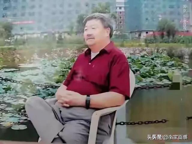 1982年，我爸把铁饭碗让给了二叔，如今二叔一家却要养我们三代人