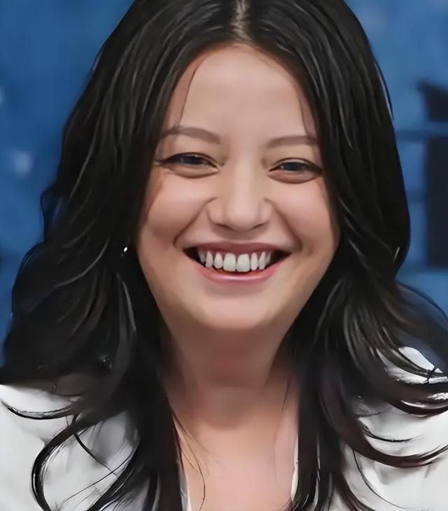 三重身份全崩盘，赵薇看似走投无路，没想到她还有另一条后路