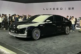 尊界S800来了！长近5米5，配星空顶+L3级智驾，要干翻迈巴赫？图片