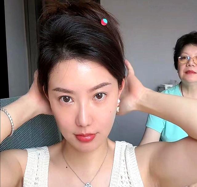 何钰欣自曝无夫妻生活，直播间9万人在线吃瓜！猴哥评论区沦陷