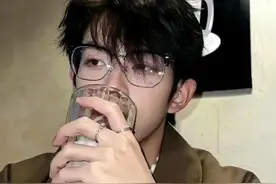 壁纸小馆:今天分享一组少年感男生头像 ​Ⅰ男生头像图片
