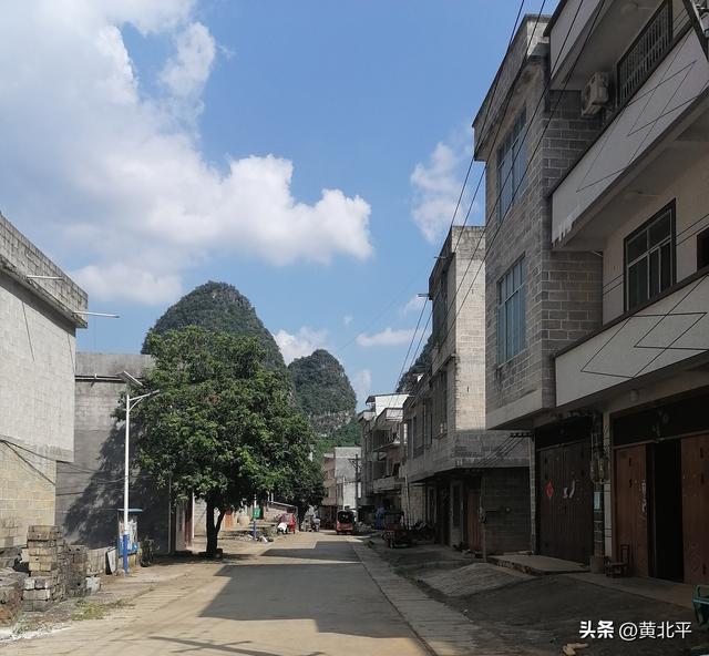 广西南宁市隆安县与崇左市天等县交界的小山村，有街道却没有赶集