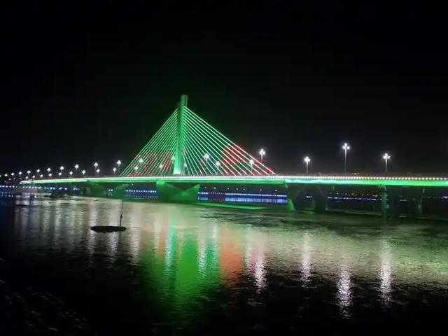 洛宁滨河公园：生态画卷里的休闲港湾