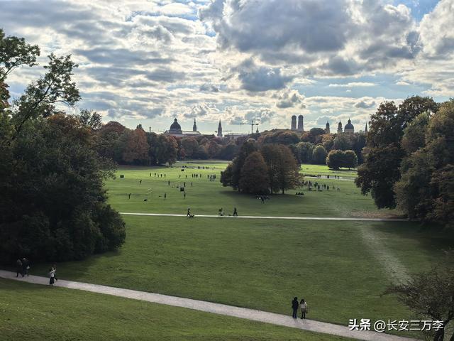 欧洲行第16天：探慕尼黑的苹果店，逛国王宫和英国花园