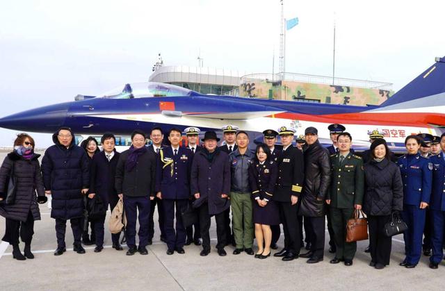 连美驻日大使都出动了	，薛剑总领事遭围攻，若被驱逐必对等回应