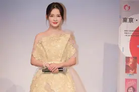 李沁 | 长腿玉足，清纯动人图片