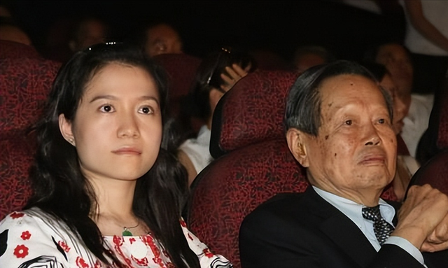 误会太深！直到杨振宁对翁帆的称呼曝光，才懂杨澜那番话含金量