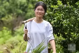 扁担女孩高考后续：成绩不是573分，风评变了，网友对她“失望”图片