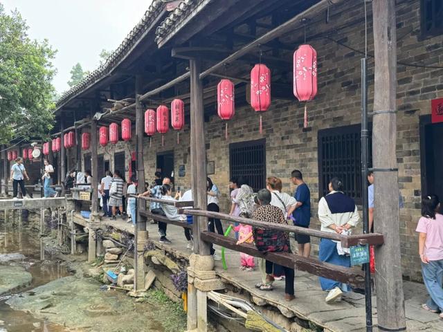 咔嚓！在岳阳，跟全国人民来张“全家福”！
