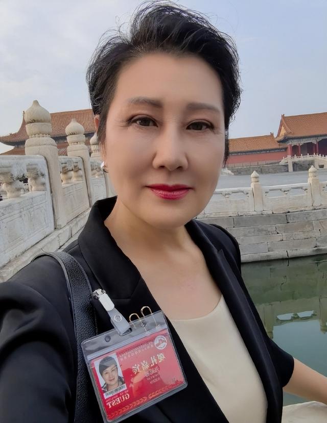 受邀观礼9.3阅兵的4位明星，个个口碑好，这才是我们该追的明星！