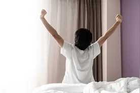 早晨起床头晕原因？内科医生分析：4种常见状况，别忽略！图片
