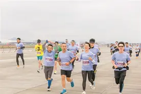 【深圳特区报】深圳机场三跑道今年将建成 三千跑友用脚步丈量“超级工程”图片