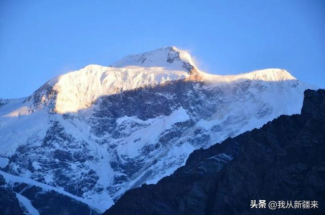 阿孜古丽｜我在7000米的山峰，听见自己童年的回响