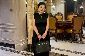 顶级富婆走红网络，评论区的90后坐不住了，个个发表逆天情话语录图片