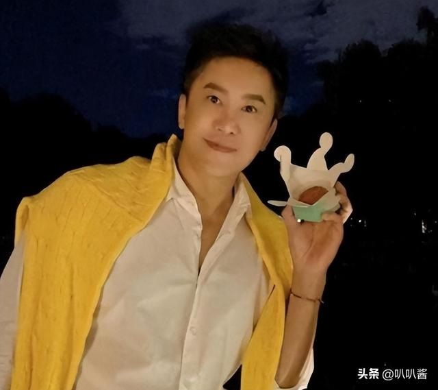 他8次上春晚，作死被捕入狱，如今56岁无人问津	，沦落到四处走穴