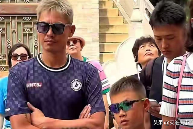 41岁的林丹也没想到，自己败光的体面，如今被9岁的儿子挣了回来