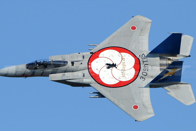 事情闹大！日战机琉球挑衅，辽宁舰携歼-15出击，高市：坚决回应