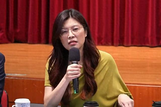 郑丽文收到大陆的“定心丸”，当着韩国瑜的面，反复强调一件事