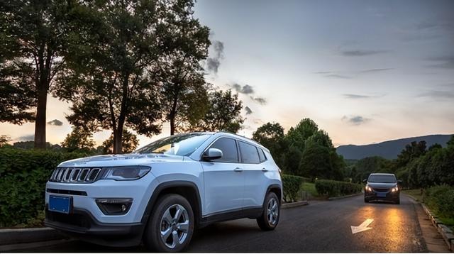 你发现没有？2026年还在坚持买油车的人，基本都逃不出这4种情况