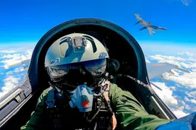 1992年中国订购的苏27回国，路过蒙古被警告：立即离境，否则开火图片