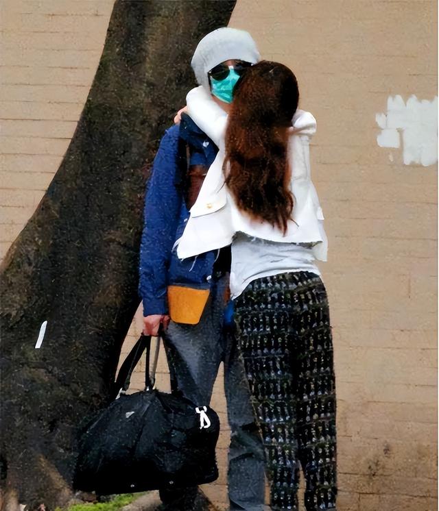 辛柏青丧妻刚满100天，离谱的事就发生了，被撮合娶马伊琍引争议