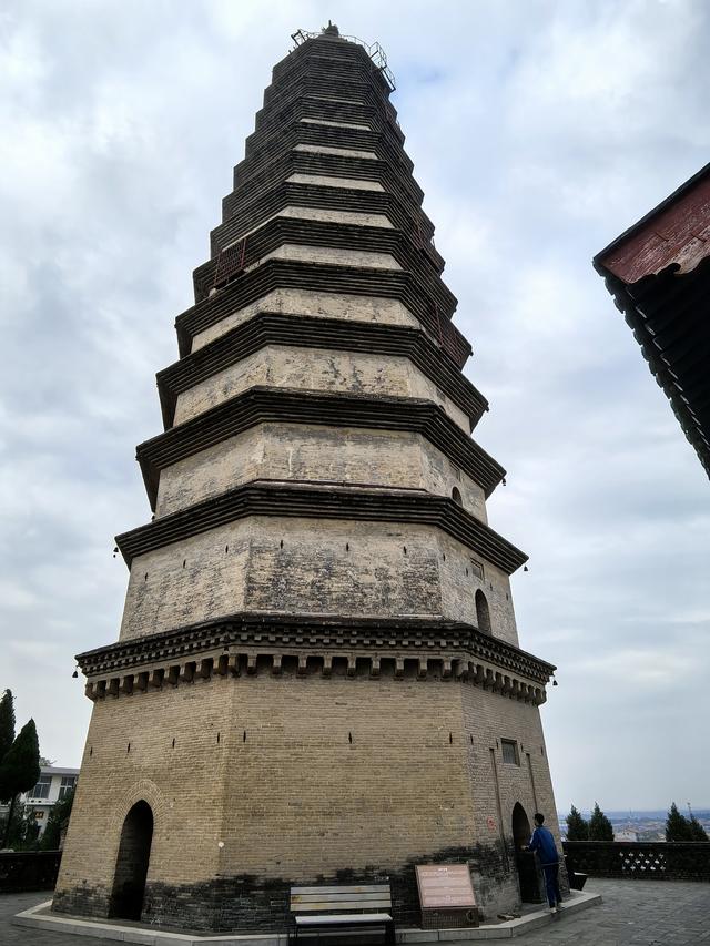 2025年稻城亚丁自驾之旅（5）新绛龙兴寺