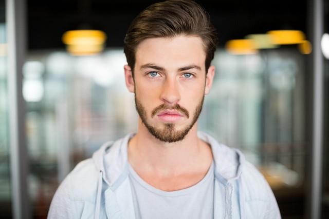 男人对“入了心”的那个女人，看她的眼神都不一样