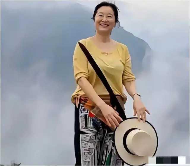 林青霞69岁了，但你敢信？骨子里的洒脱，太自然了