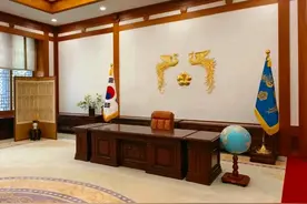 尹锡悦说青瓦台象征帝王，但里面是凤凰图案，龙山总统府并不平民图片