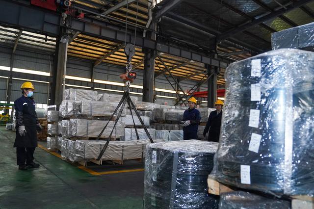为讨好特朗普，加拿大对华加税25%，中方转手将订单交给澳大利亚