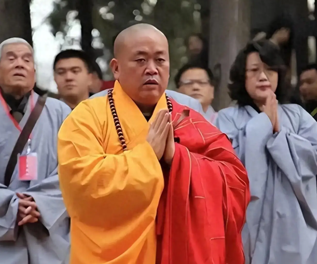 释永信在少林寺有多爽，让人根本想象不到，难怪佛协会批了又批